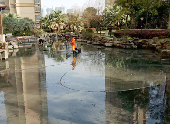 潘集景观池淤泥清理