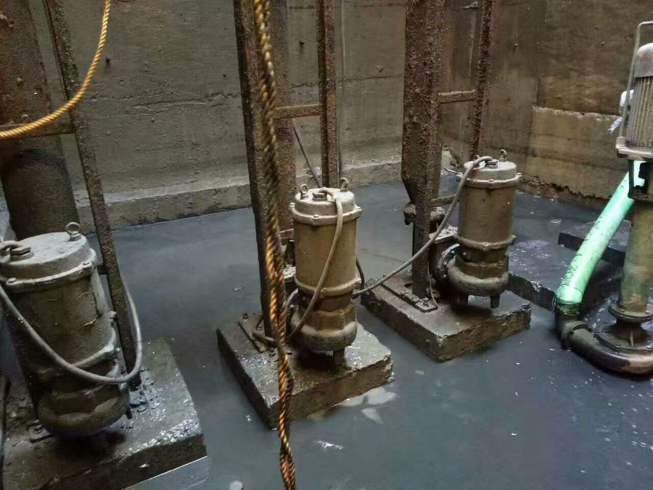 潘集污水池清理